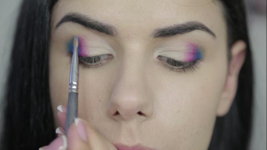 Смотреть онлайн Cool Look Макияж Серия 9