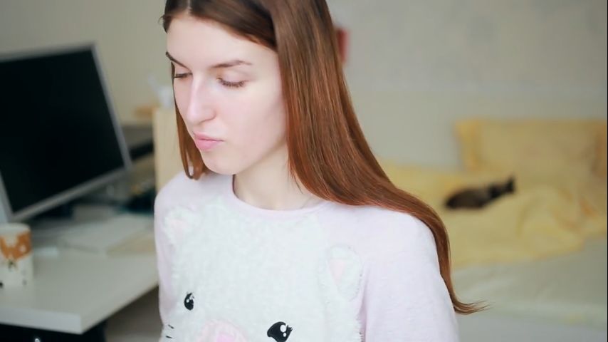 Смотреть онлайн Ежедневный макияж – это вредно
